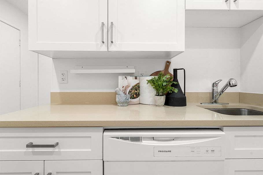 879 Westview Crescent North Vancouver, BC - 14