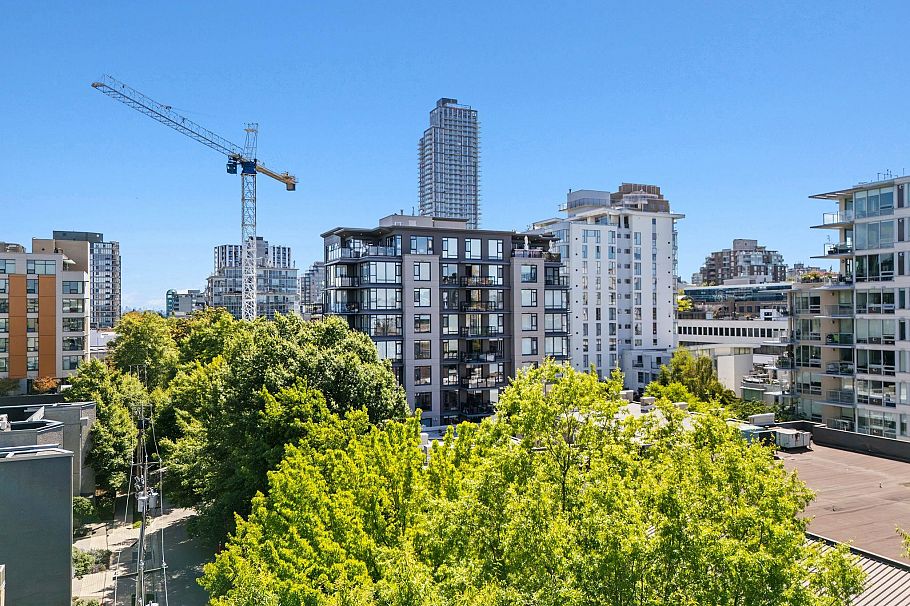 1648 W 7th Avenue Vancouver, BC - 30