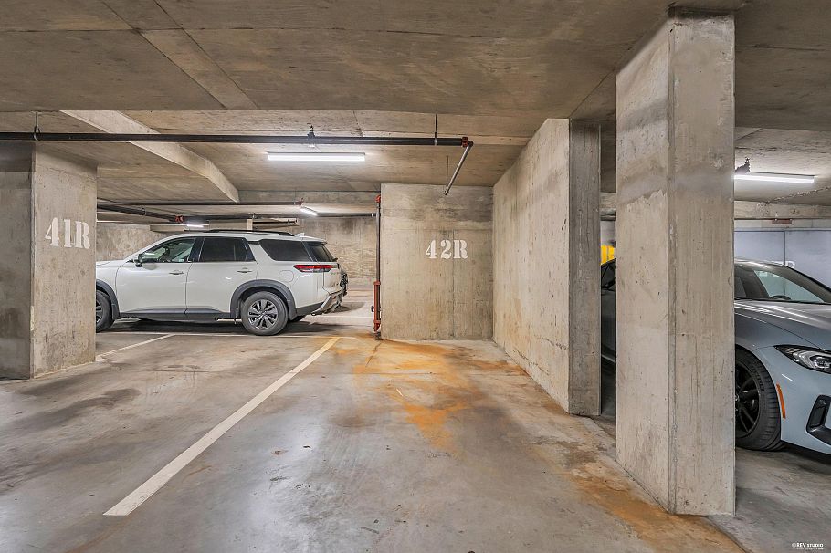 802 160 W Keith Road North Vancouver, BC - 38