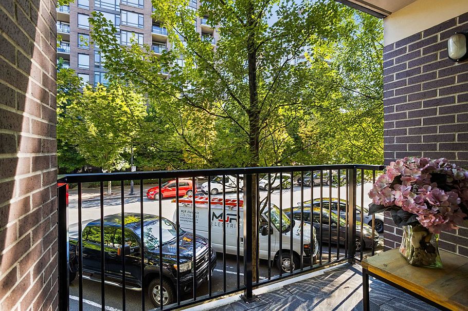 205 175 W 1st Street North Vancouver, BC - 27