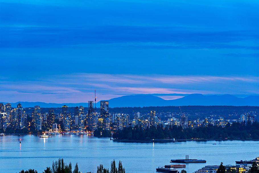 801 120 W 16th Street North Vancouver, BC - 1