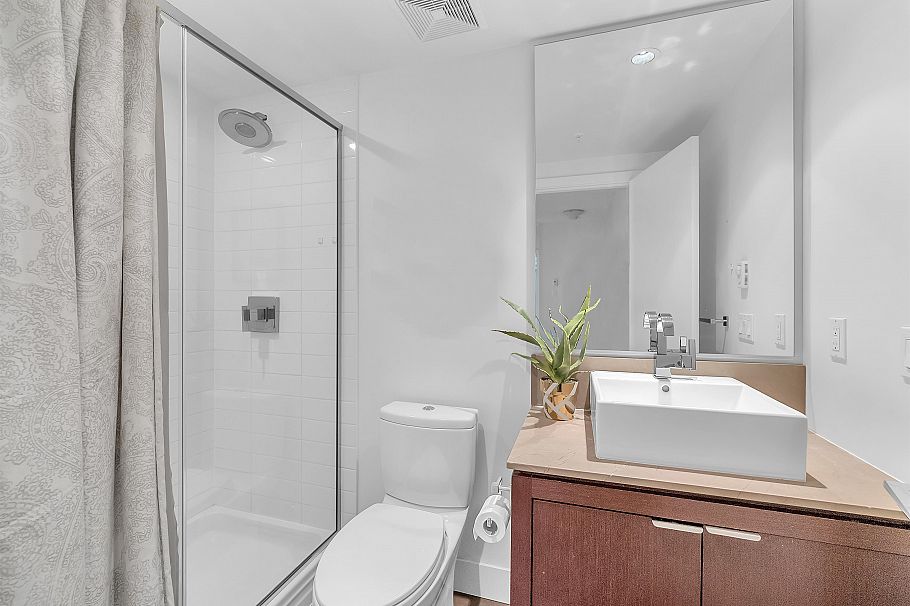 164 W 13th Street North Vancouver, BC - 31
