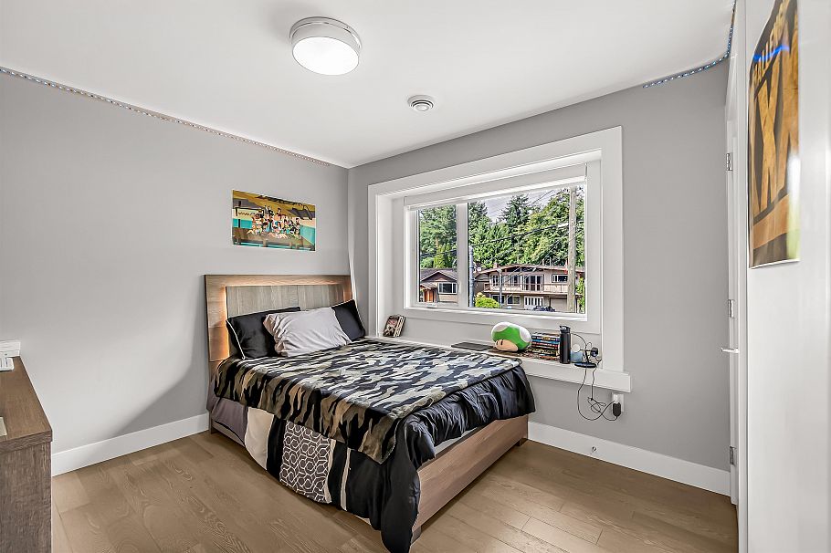 1033 Prospect Avenue North Vancouver, BC - 32