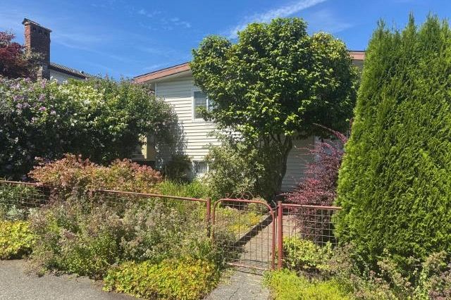 2935 Adanac Street Vancouver, BC - 5