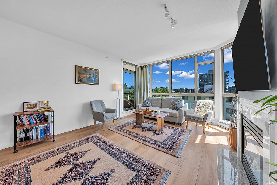 802 160 W Keith Road North Vancouver, BC - 15