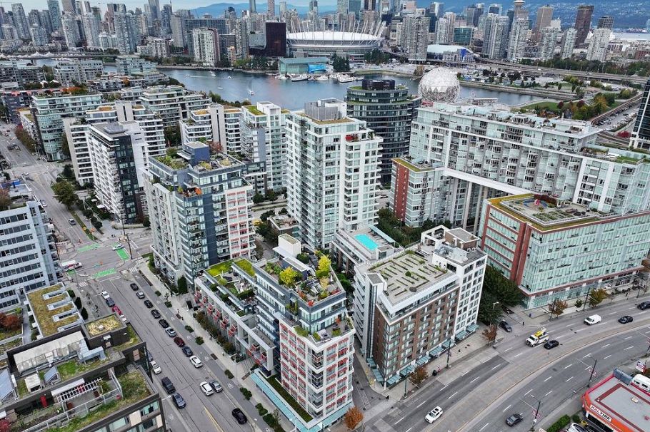 141 E 1st Avenue Vancouver, BC - 40