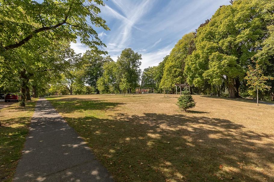 1194 E 18th Avenue Vancouver, BC - 21