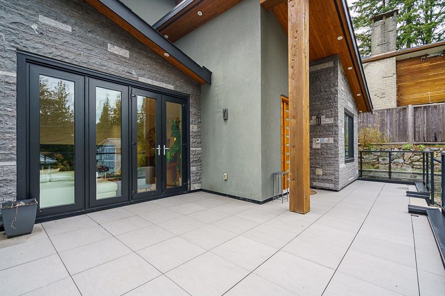 4365 Mountain Highway North Vancouver, BC - 2