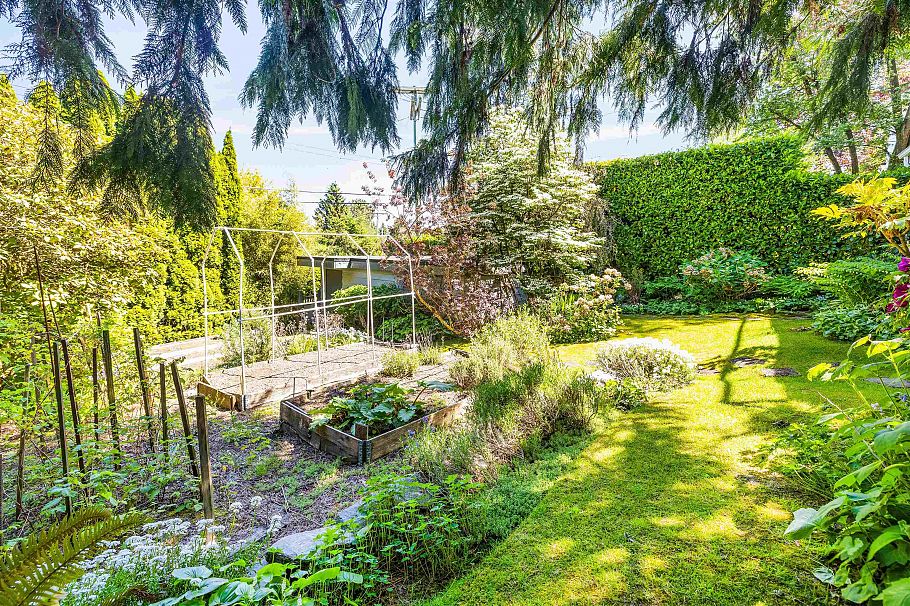 4888 Narvaez Drive Vancouver, BC - 3