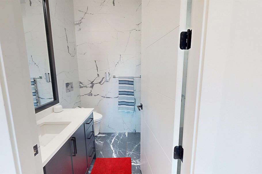 108 E 51st Avenue Vancouver, BC - 19