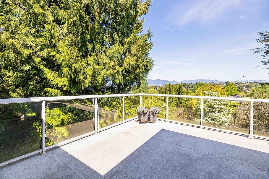 4888 Narvaez Drive Vancouver, BC - 22