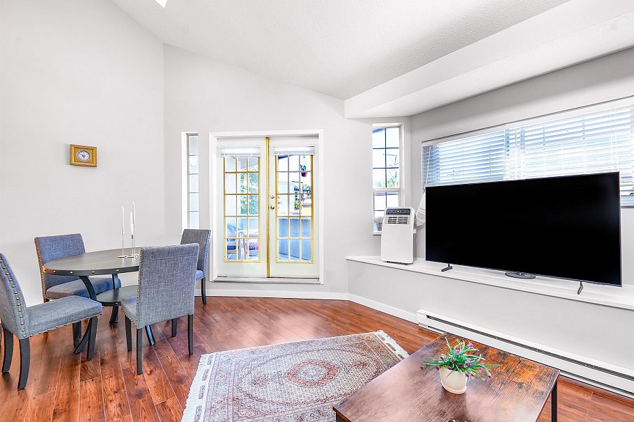 309 125 W 18th Street North Vancouver, BC - 17