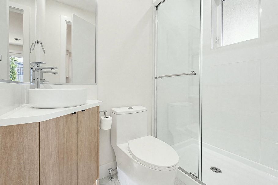2972 Venables Street Vancouver, BC - 11