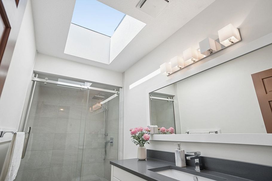 4 220 W 16th Street North Vancouver, BC - 22