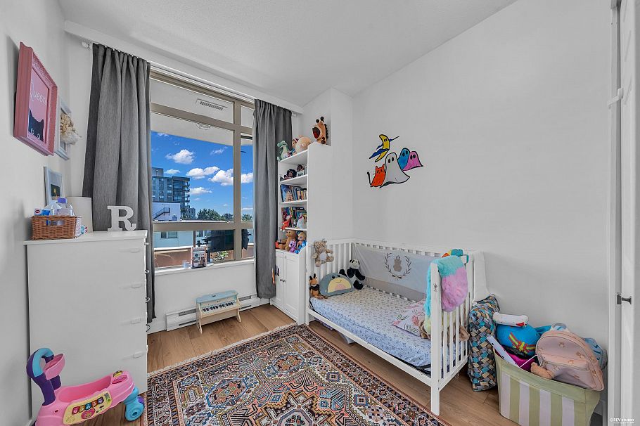 802 160 W Keith Road North Vancouver, BC - 24