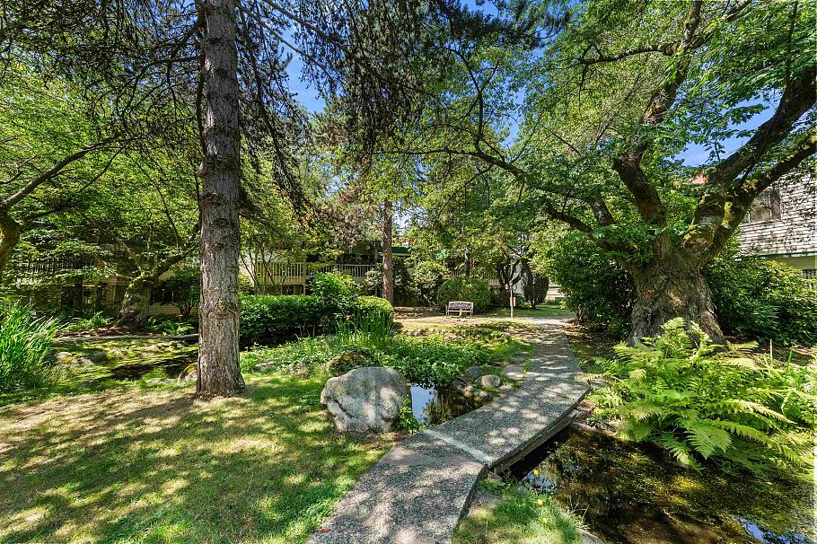 879 Westview Crescent North Vancouver, BC - 30