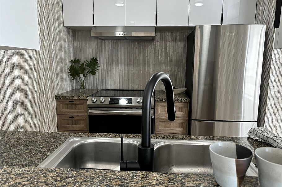 302 1228 Marinaside Crescent Vancouver, BC - 12