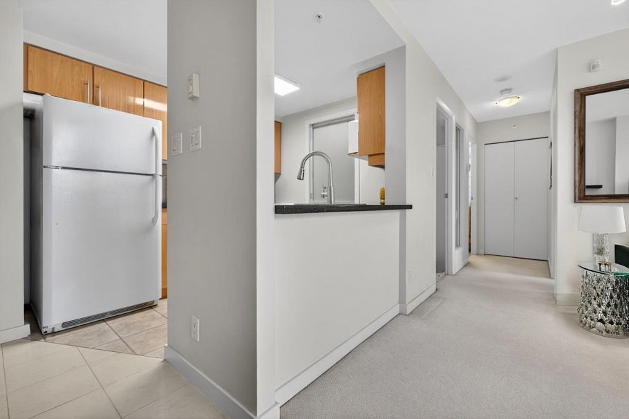 1505 193 Aquarius Mews Vancouver, BC - 10