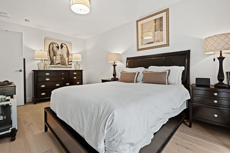 2781 Library Lane North Vancouver, BC - 24