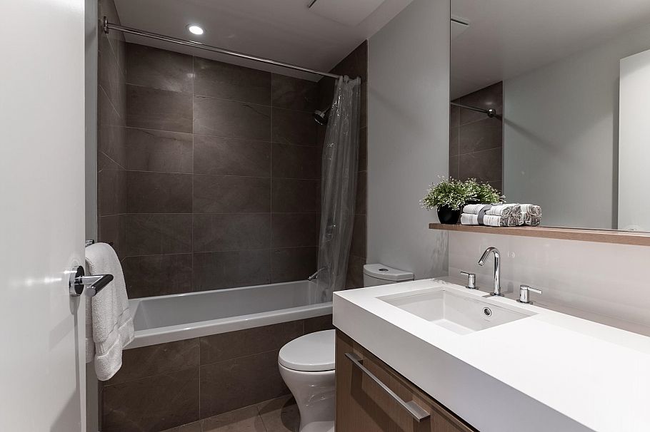 409 3220 Connaught Crescent North Vancouver, BC - 25