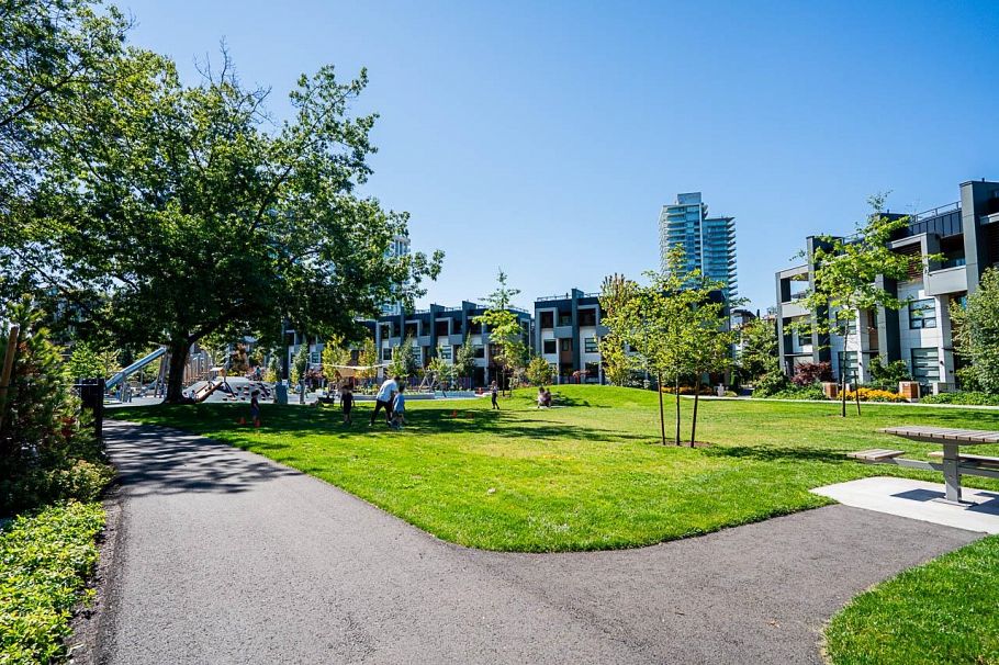 103 2035 Glenaire Drive North Vancouver, BC - 36