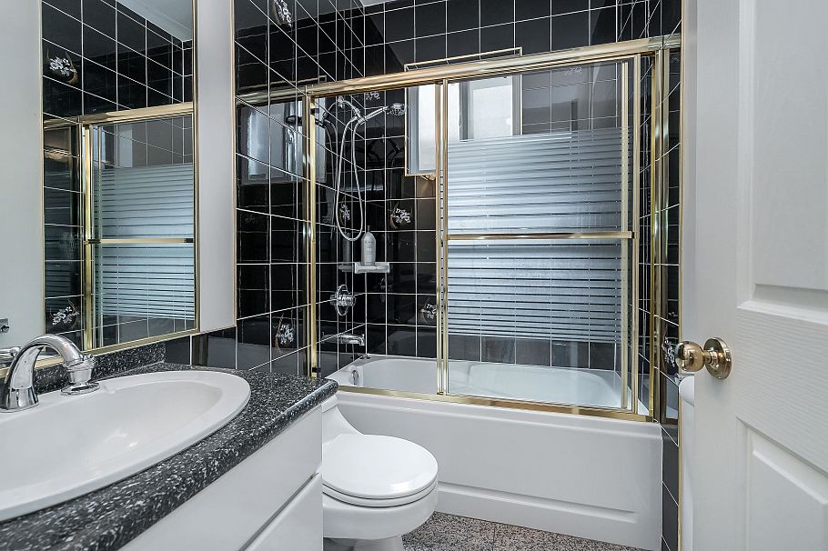 2304 Garden Drive Vancouver, BC - 14