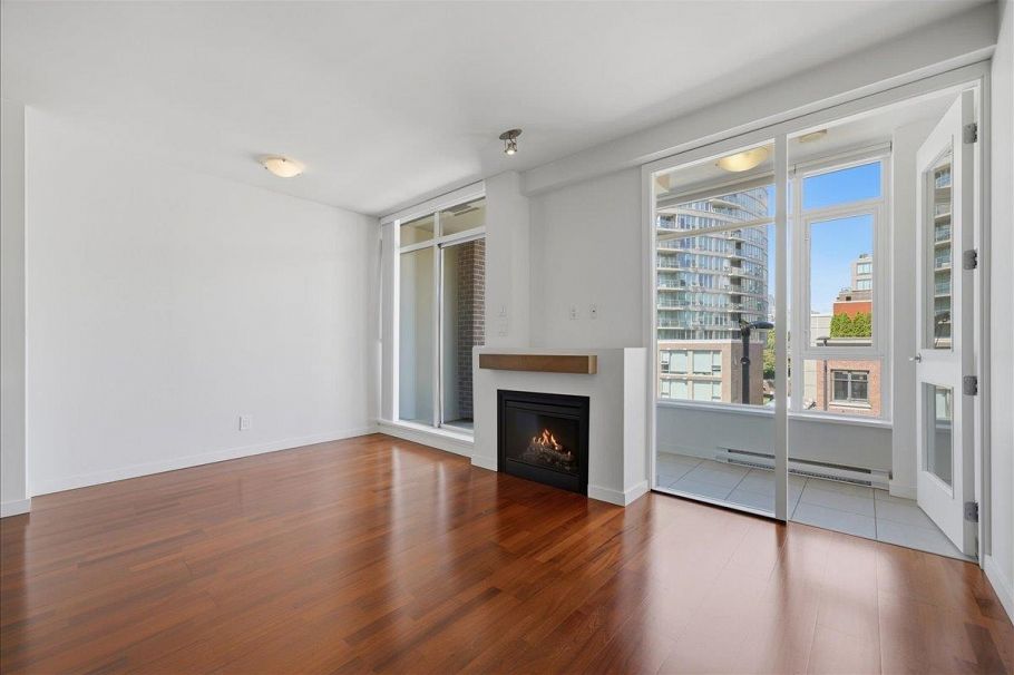 306 2055 Yukon Street Vancouver, BC - 3