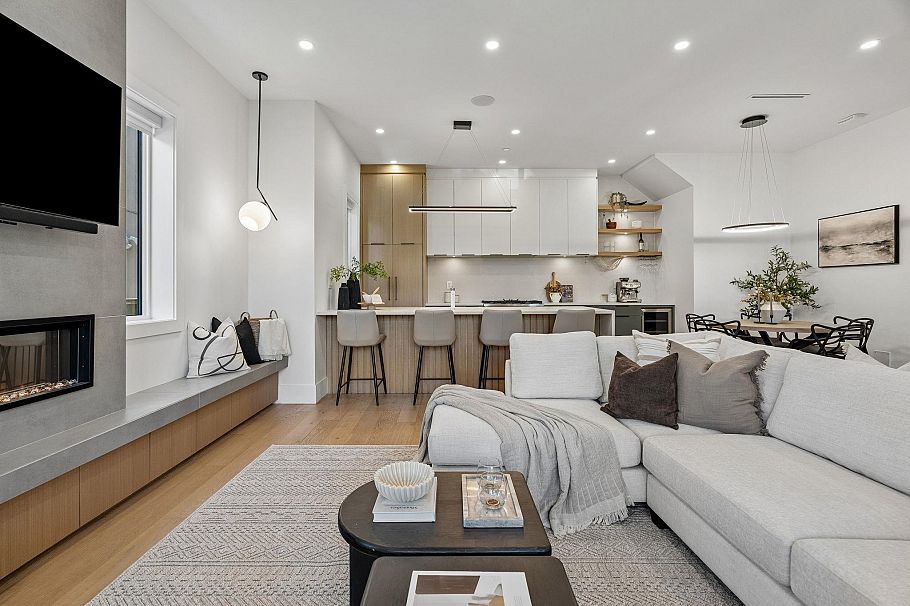 1234 E 19th Avenue Vancouver, BC - 4