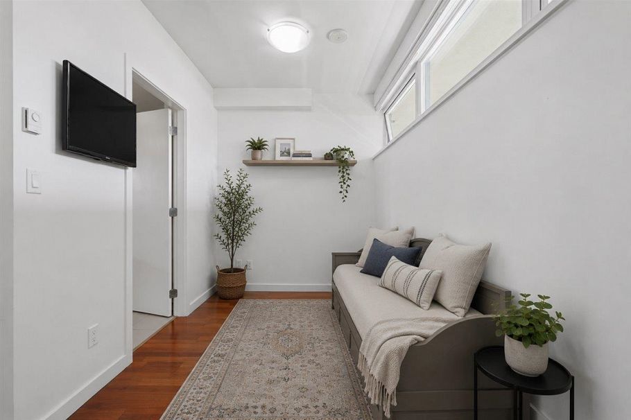 306 2055 Yukon Street Vancouver, BC - 5