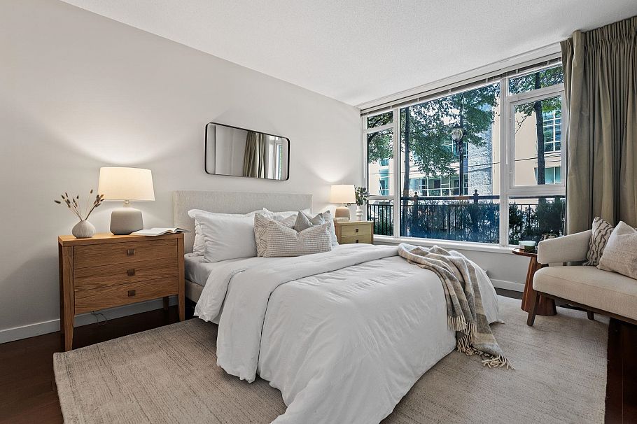 1648 W 7th Avenue Vancouver, BC - 13