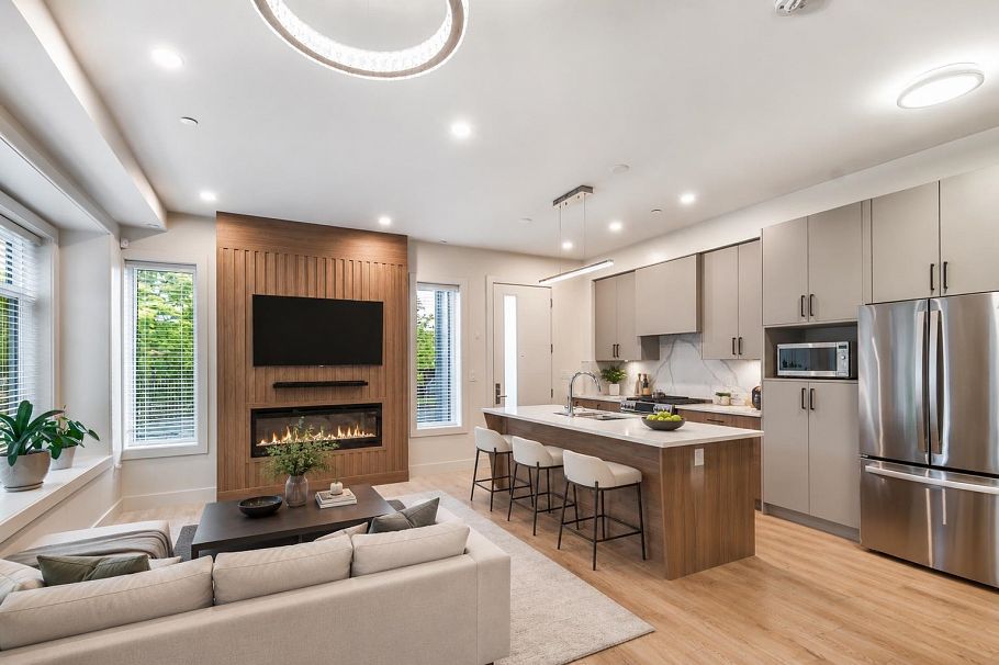 2705 Waverley Avenue Vancouver, BC - 2