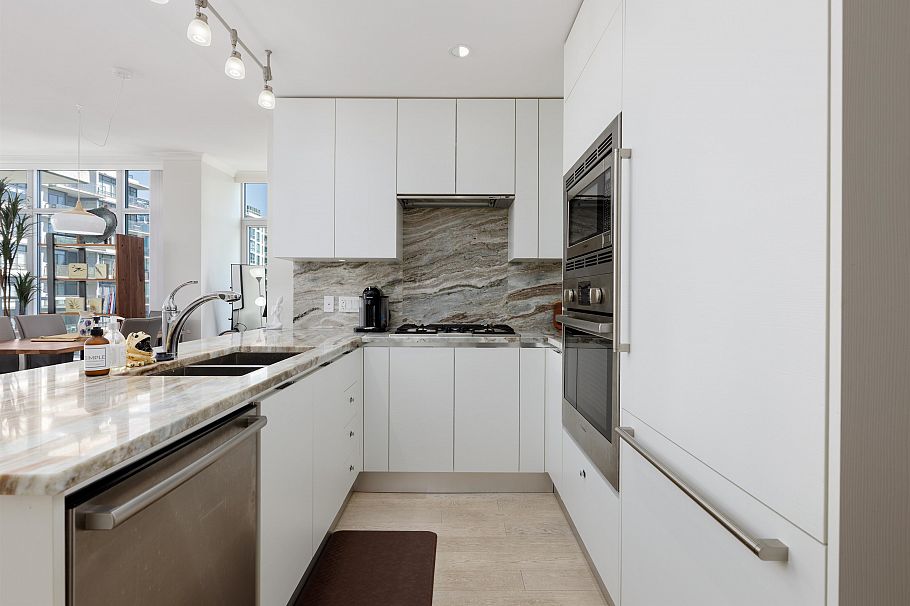 708 185 Victory Ship Way North Vancouver, BC - 8