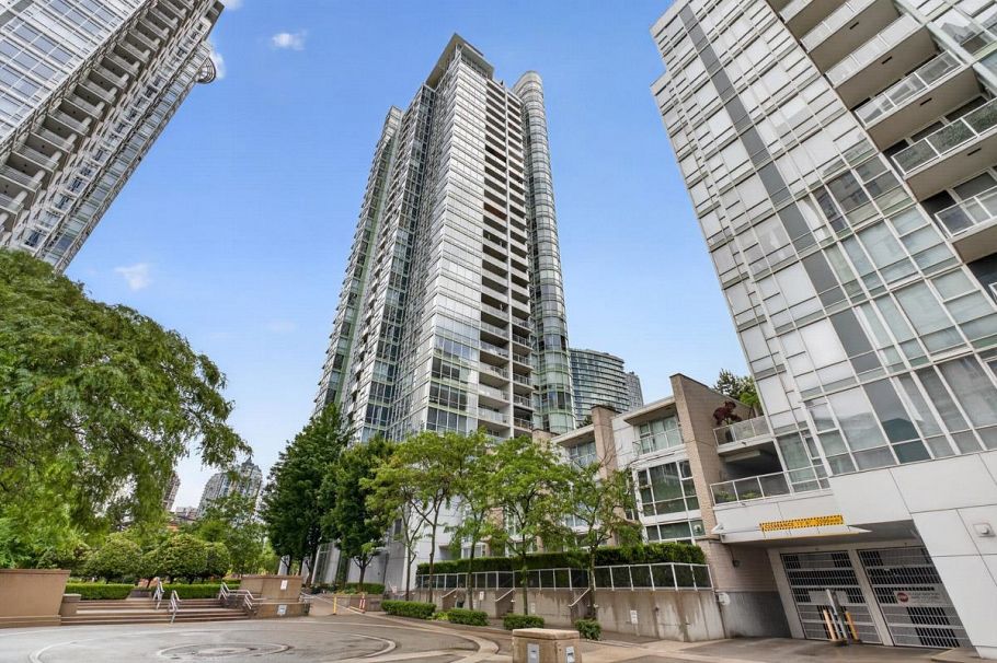 1505 193 Aquarius Mews Vancouver, BC - 2