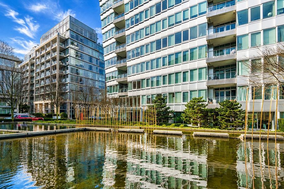 504 181 Athletes Way Vancouver, BC - 29