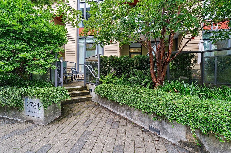 2781 Library Lane North Vancouver, BC - 28
