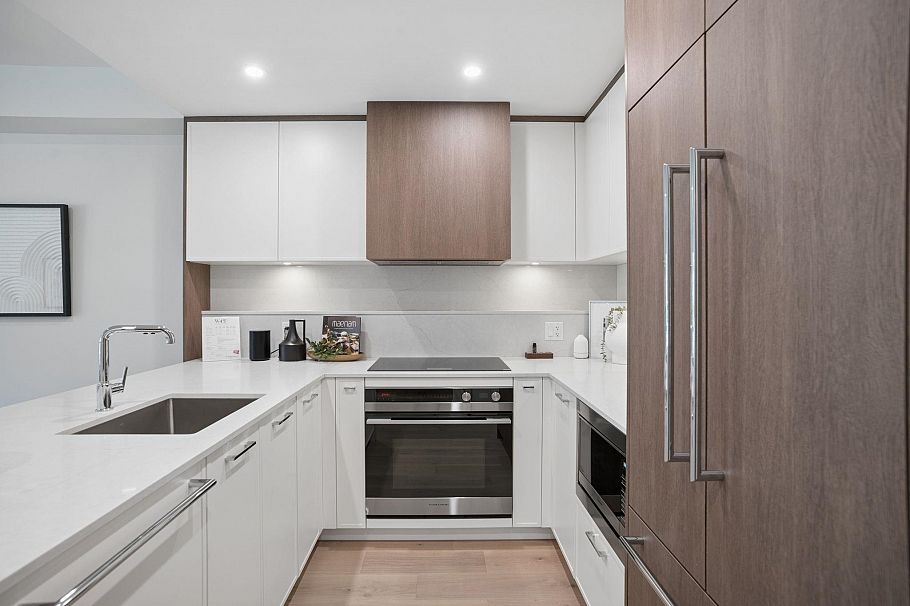 202 378 W 45th Avenue Vancouver, BC - 13