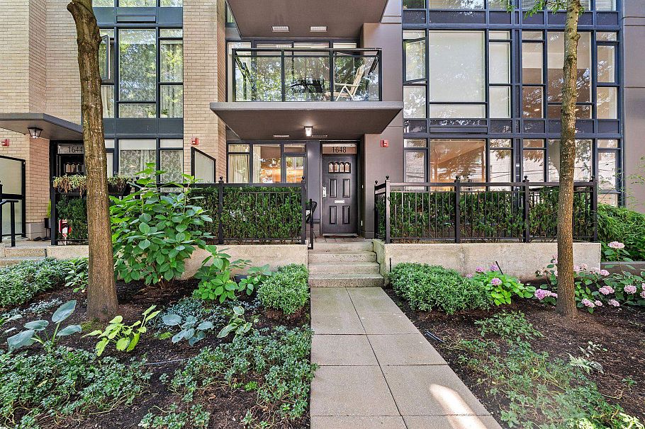 1648 W 7th Avenue Vancouver, BC - 1