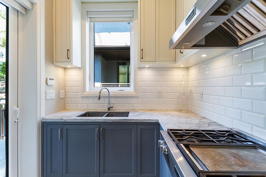 3708 W 35th Avenue Vancouver, BC - 10