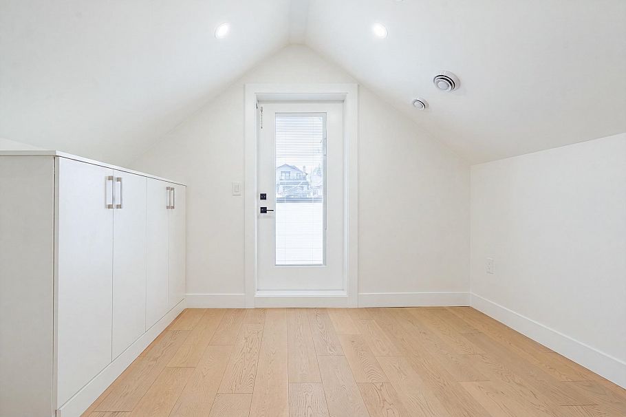 2972 Venables Street Vancouver, BC - 23