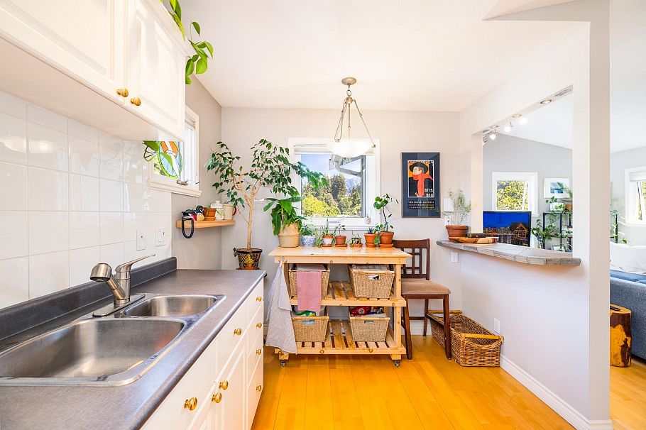303 1528 Bowser Avenue North Vancouver, BC - 7