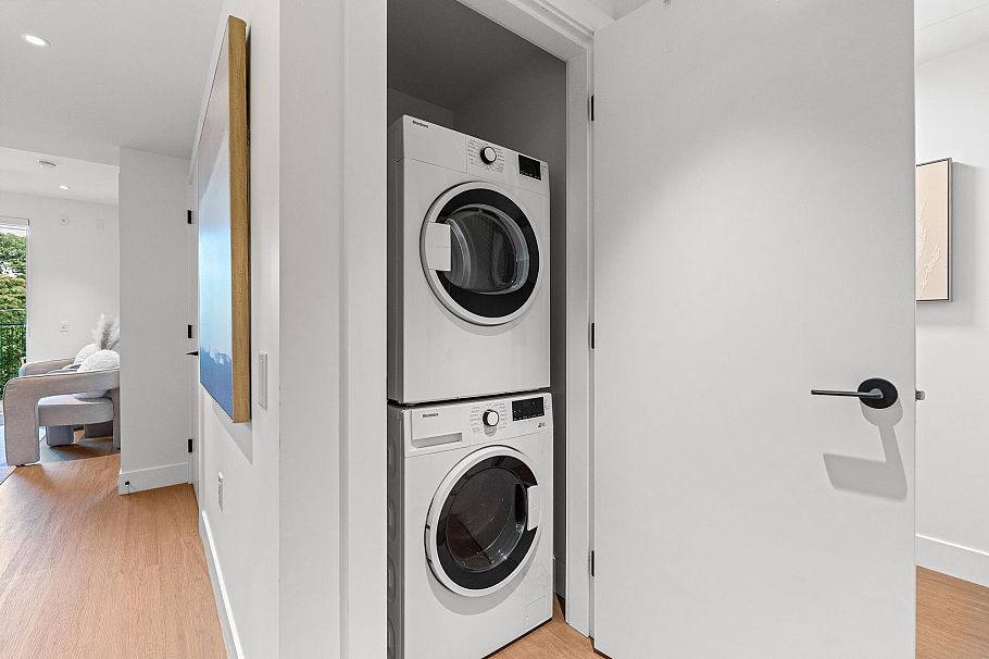 410 2235 E Broadway Vancouver, BC - 18