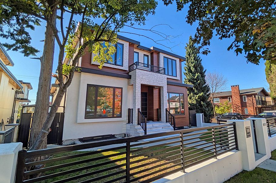 108 E 51st Avenue Vancouver, BC - 2