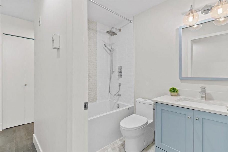 111 2688 Vine Street Vancouver, BC - 24