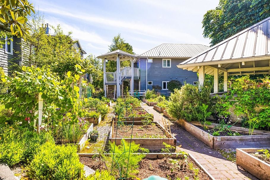 303 1528 Bowser Avenue North Vancouver, BC - 26