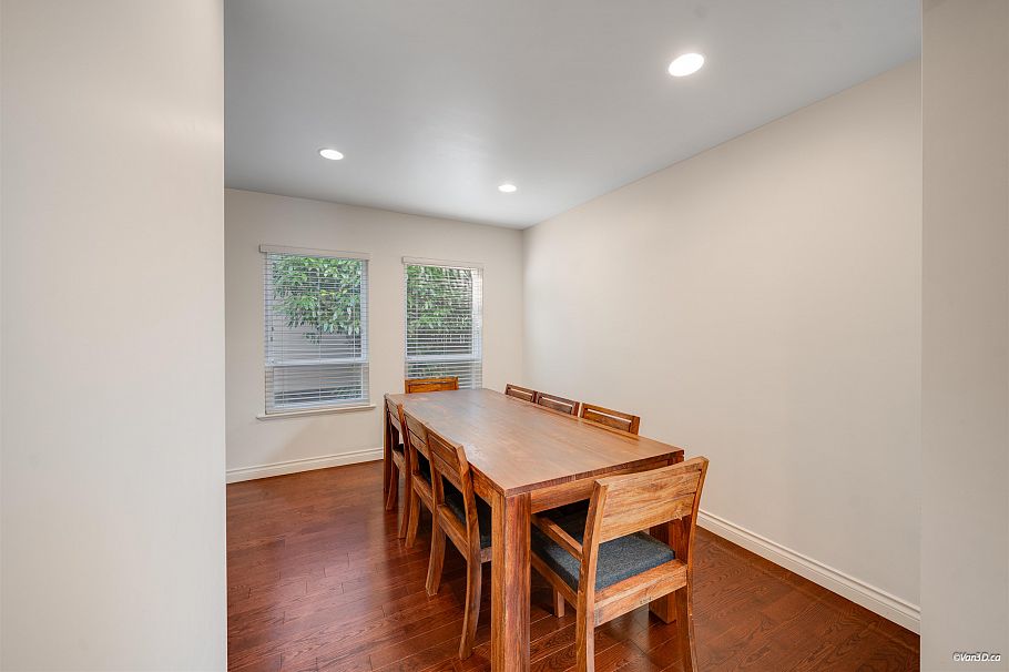 1043 Belvedere Drive North Vancouver, BC - 28