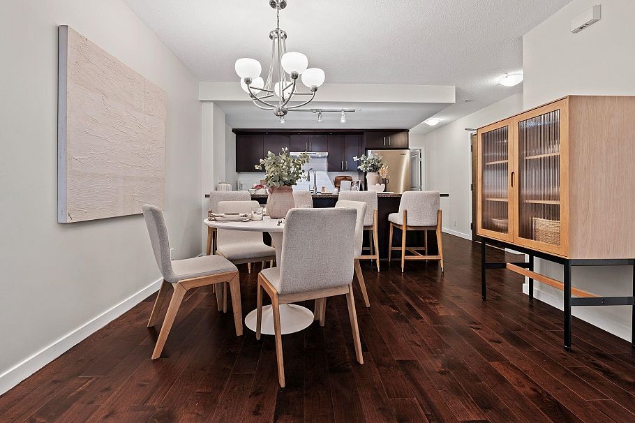 1648 W 7th Avenue Vancouver, BC - 8