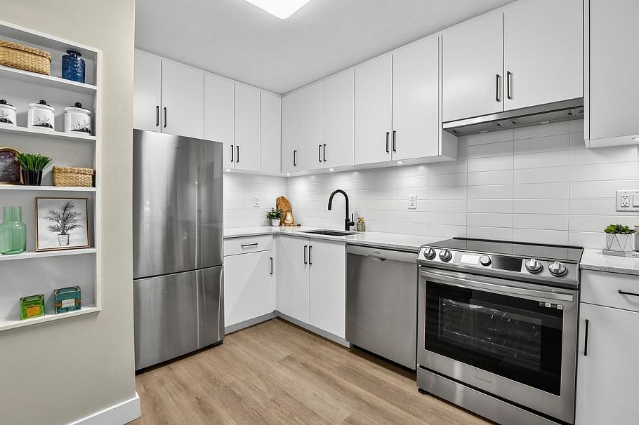 202 1750 Maple Street Vancouver, BC - 24