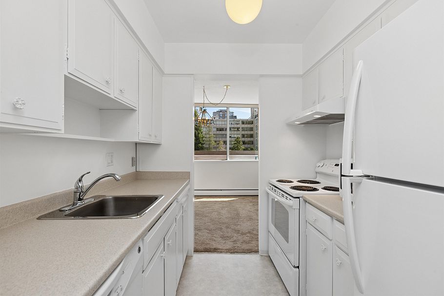 306 2055 Pendrell Street Vancouver, BC - 15