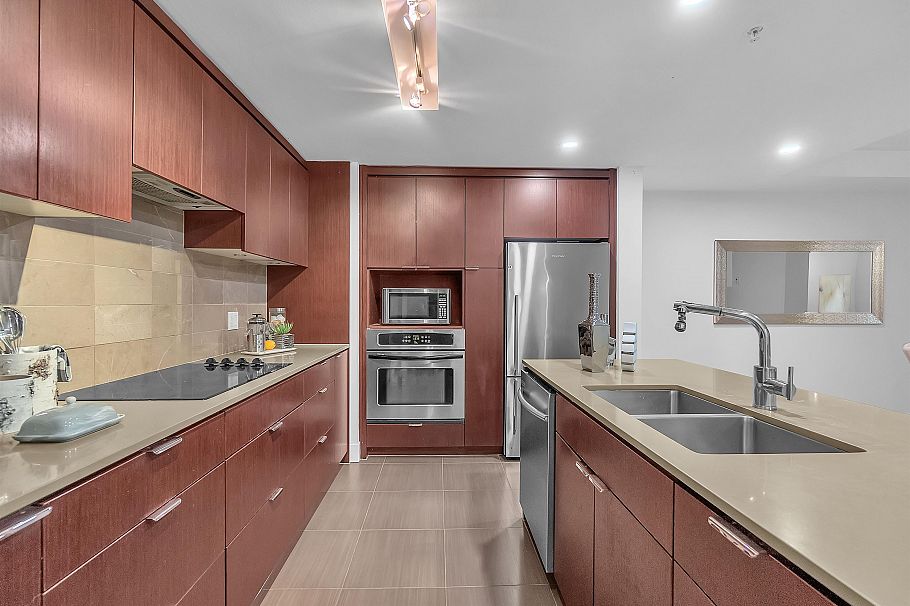 164 W 13th Street North Vancouver, BC - 12
