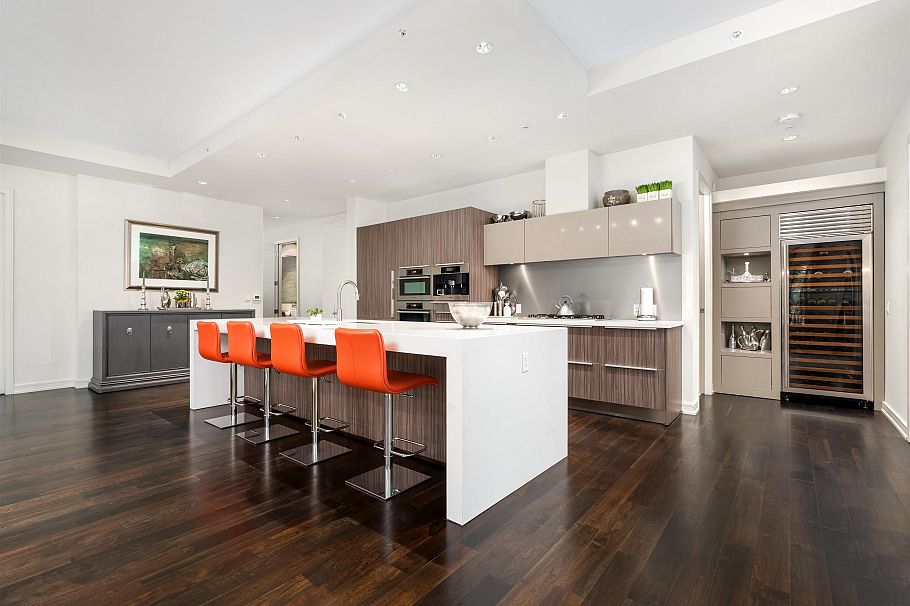202 181 Athletes Way Vancouver, BC - 9